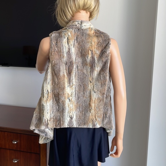 BLU MOON FAUX FUR OPEN VEST - Picture 4 of 6